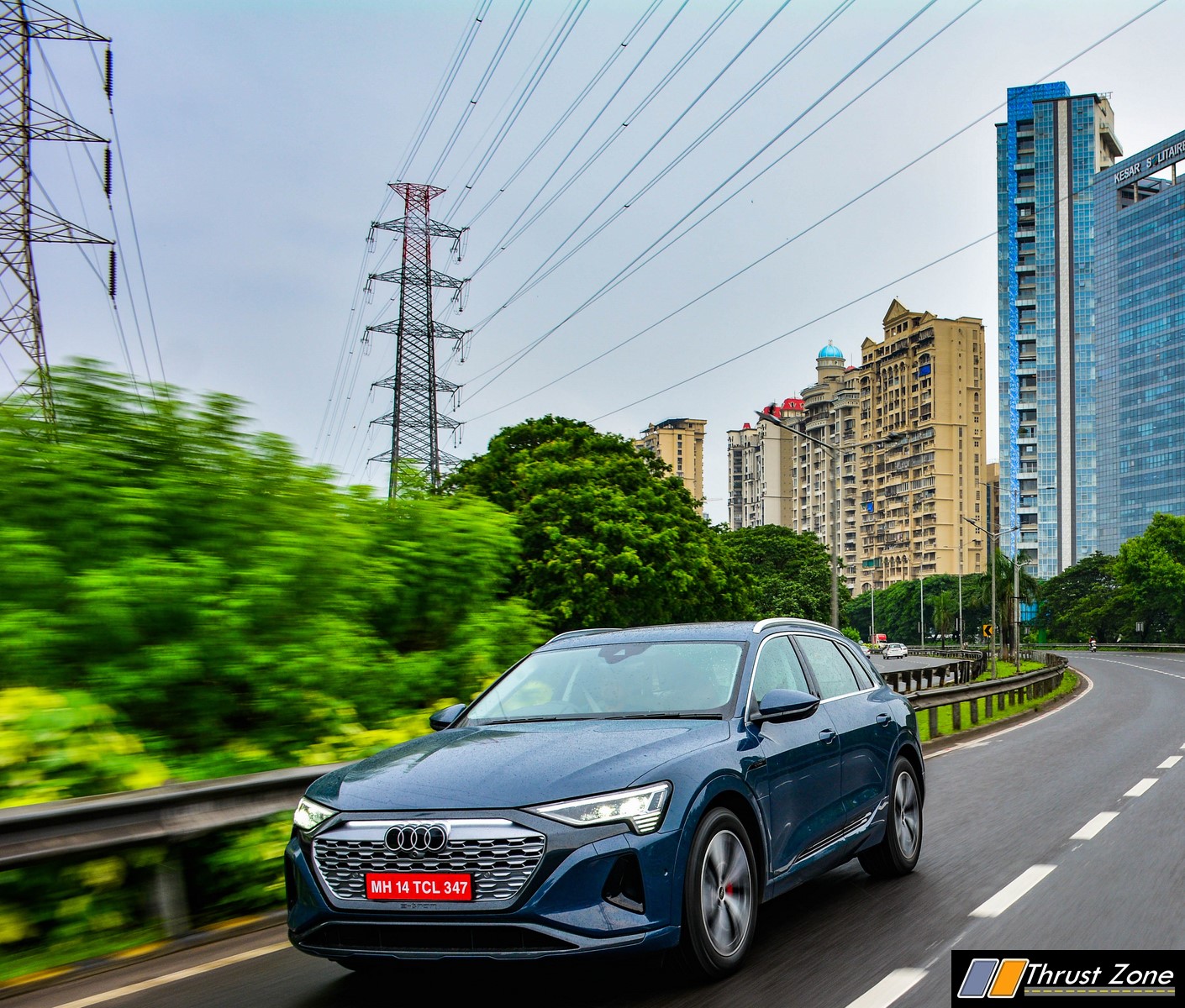 2023-2022-Audi-e-tron-facelift-q8-india-review-1