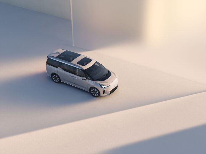 Volvo EM90 Concept World Stills