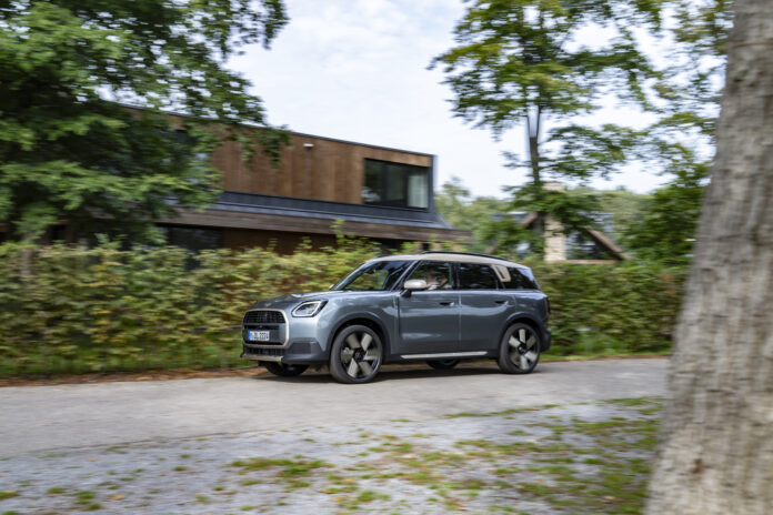 MINI Countryman C Launched - 3 Cylinder Petrol And Diesel (2)