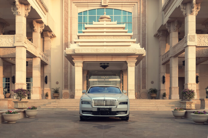 ROLLS-ROYCE SPECTRE India Launch Price Is Massive!