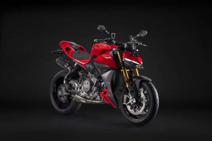 2025 Ducati Panigale and Streetfighter V2 - Lighter And Refined! (3)