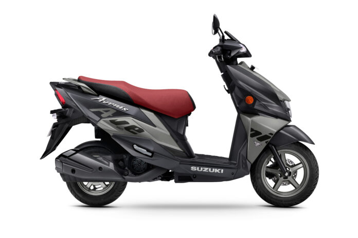 Suzuki Avenis Special Edition in the new Metallic Matte Black No. 2+Matte Titanium Silver