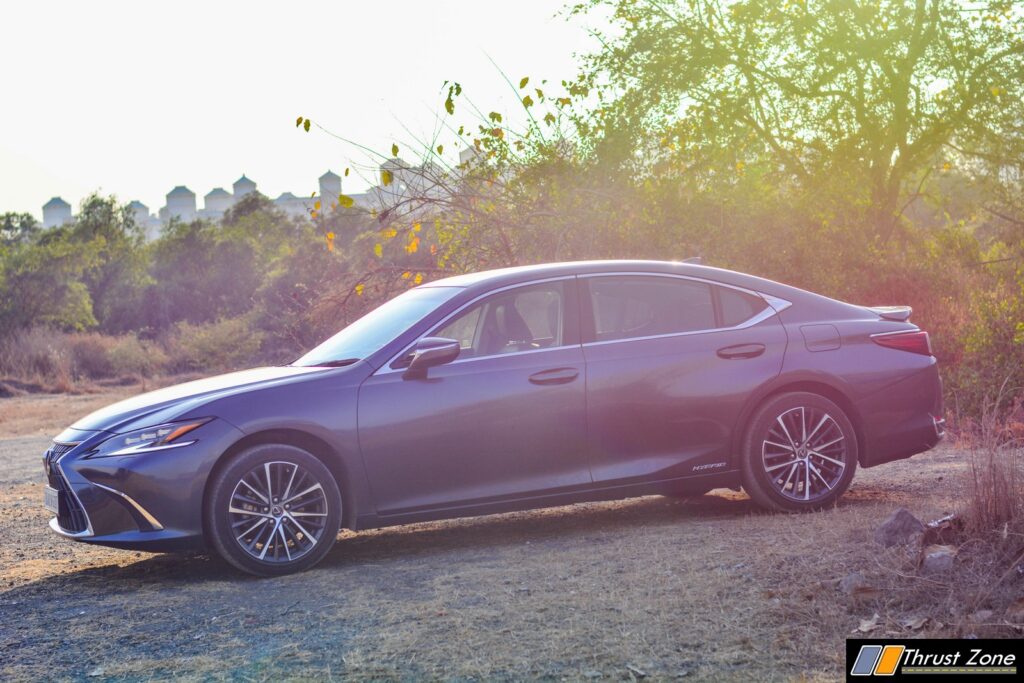 2025-2024-lexus-es-review (1)