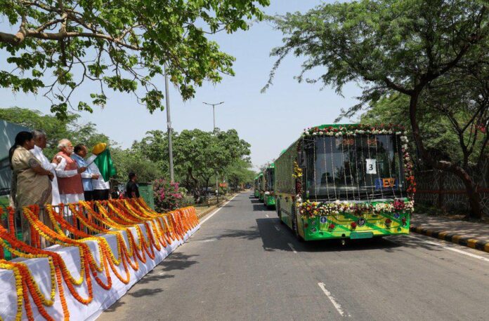 Prime Minister Inaugurates 200 electric DEVi Buses In Delhi!