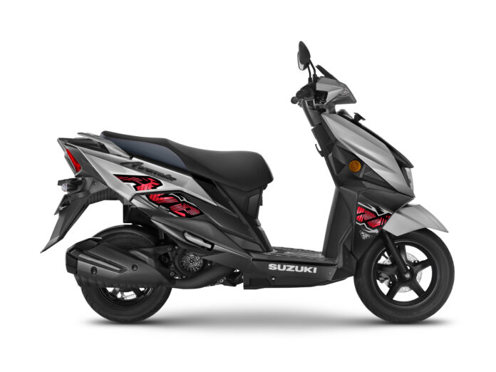 Suzuki Avenis in New Metallic Matte Platinum Silver No. 2+Glass Sparkle Black Colour