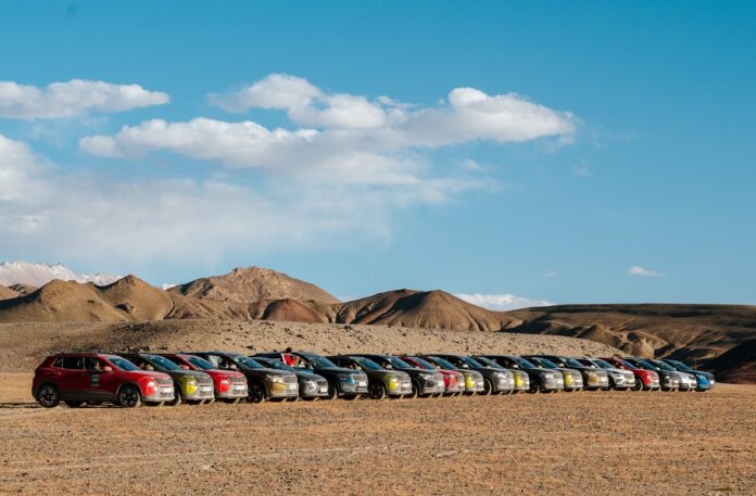 A landmark for the ages_Fans of Škoda set a record at 19,024 feet - The Convoy Fans of Škoda Created A Record By Driving To Umling La