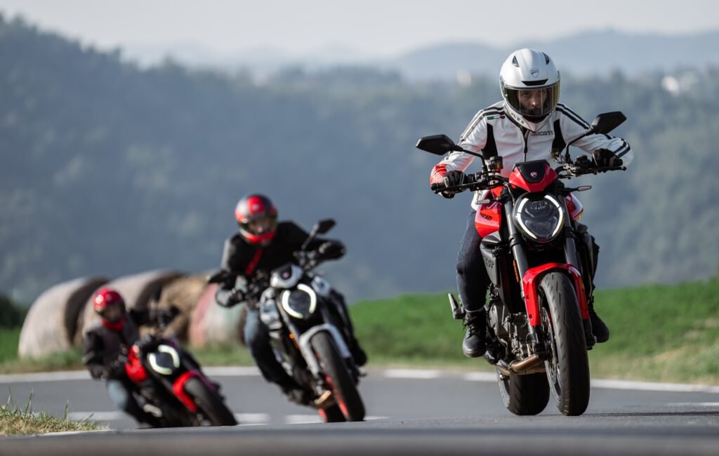 fifth-generation-2026-ducati-monster (1)