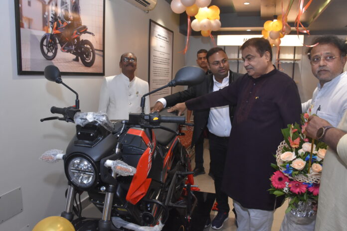 Nitin Gadkari Inaugurates Oben Electric's 75th showroom In Nagpur