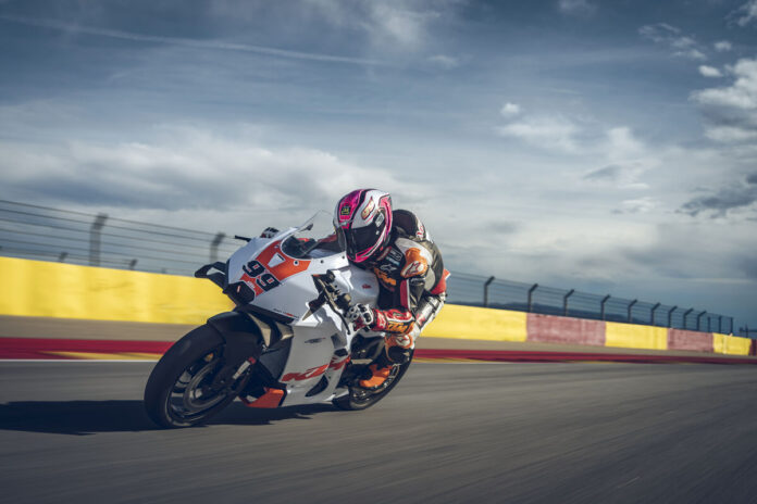 2026 KTM 990 RC R TRACK
