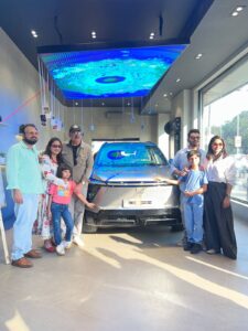 Indian Celebrities Buy New Mahindra EV's! (2)