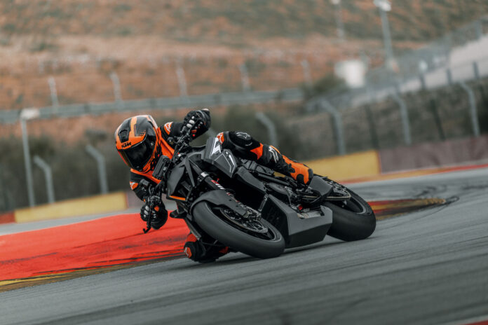 2026 KTM 1390 SUPER DUKE RR TRACK