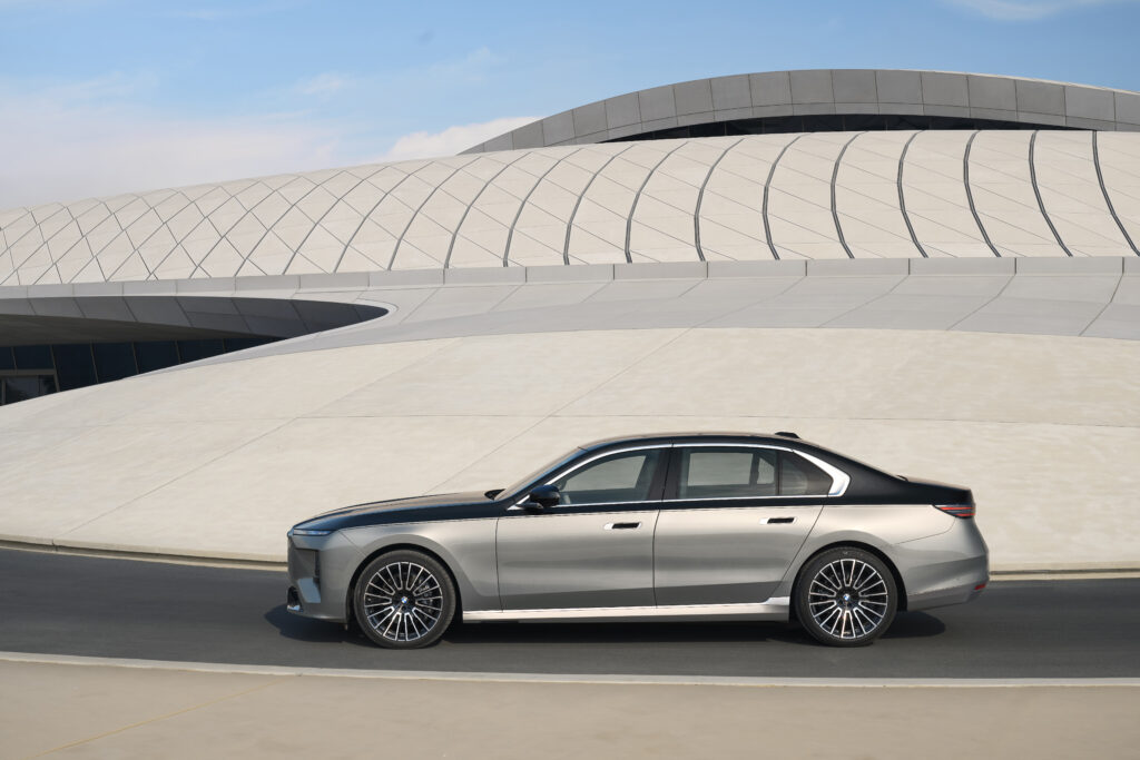 2027-bmw-i7-60-xdrive-india (1)
