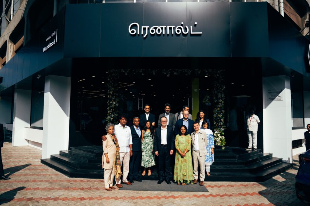 Mr. François Provost – Chief Executive Officer, Renault Group Inaugurating the new'R store in Chennai (2)