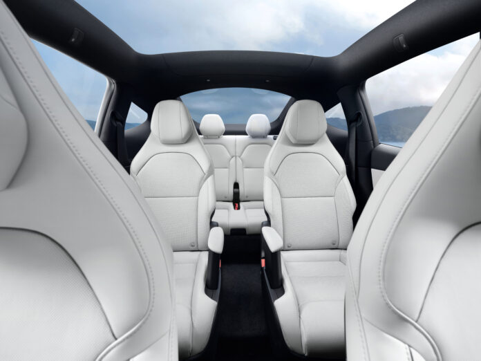 Tesla Six-Seater Model Y L at 61.99 Lakhs Launched In India!!