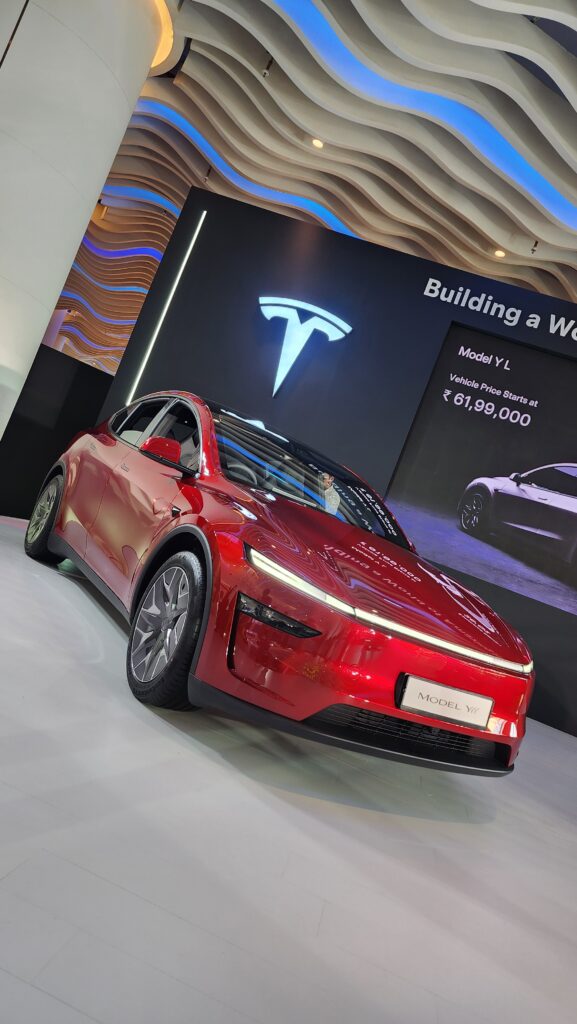 Tesla Six-Seater Model Y L at 61.99 Lakhs Launched In India!! (1)