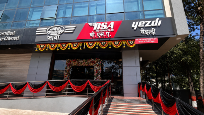NJYOC Rides To New Jawa Yezdi Dealership At Navale Bridge Road