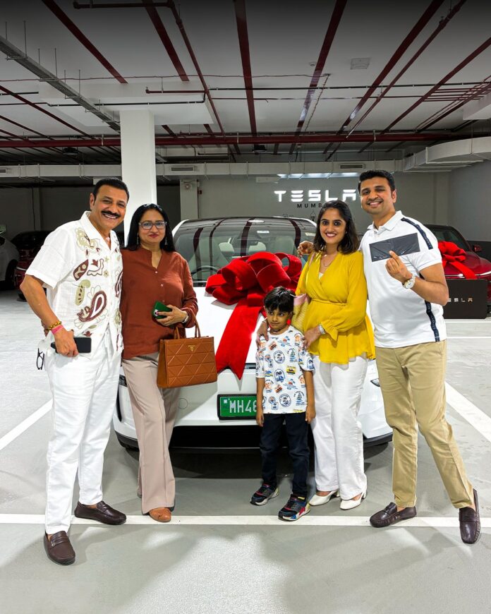 Tesla India Model Y L Delivers The All-New Six-Seater (1)