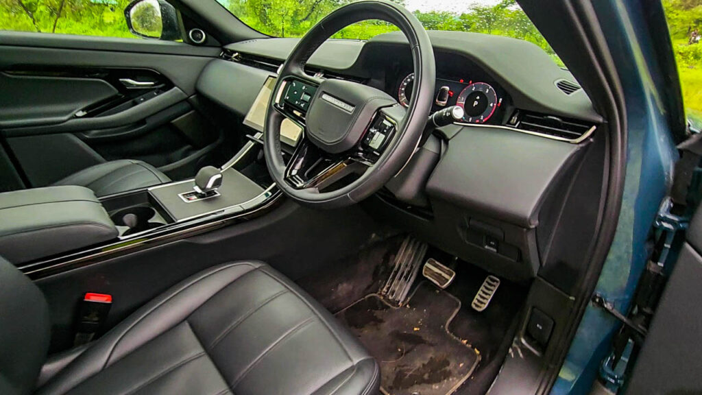 evoque-range-rover-2024-review-1