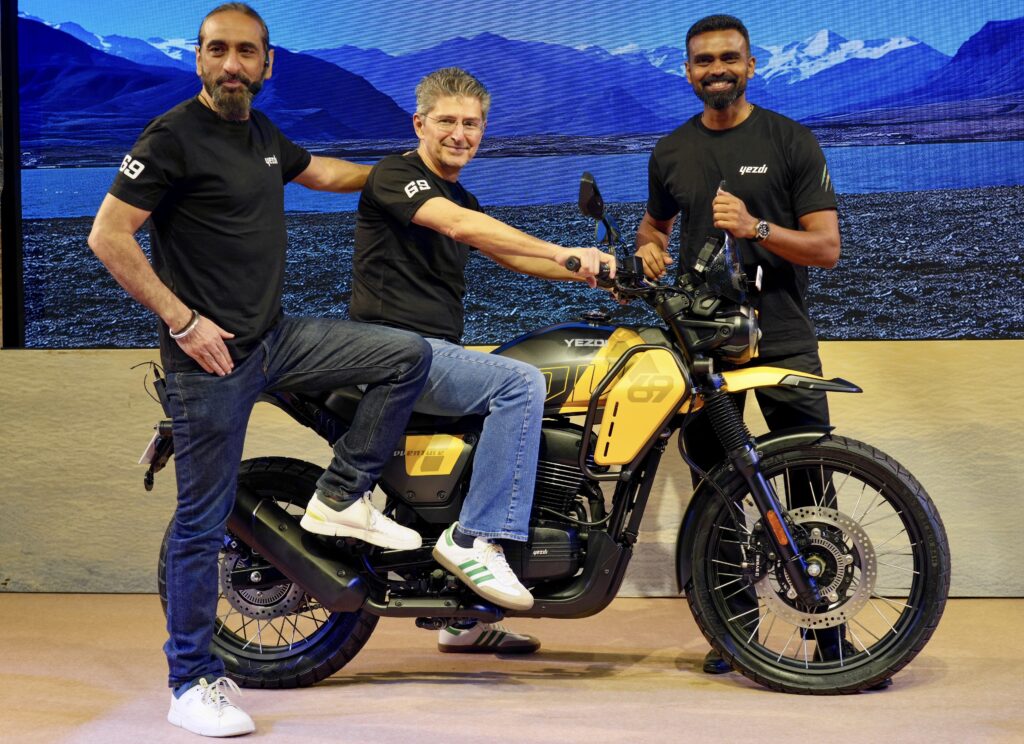 2026-yezdi-color-price-scrambler
