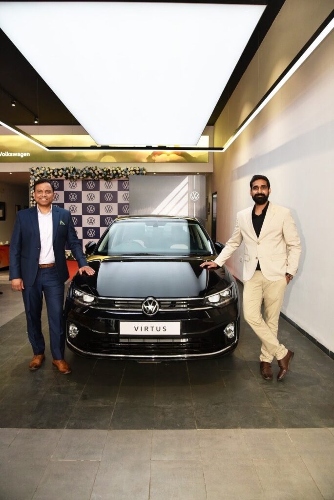 Mr Nitin Kohli, Brand Director, Volkswagen India, along with Mr Ruturaj Deshmukh, Managing Director, Volkswagen Chhatrapati Sambhajinagar at the inauguration of new dealership
