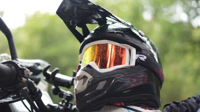 AXOR Unveils the World’s Lightest Triple-Certified Off-Road Helmet