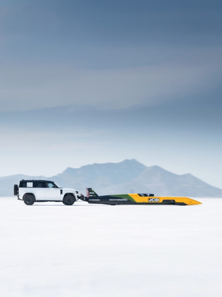 Defender OCTA And Hydrogen Powered JCB Hydromax