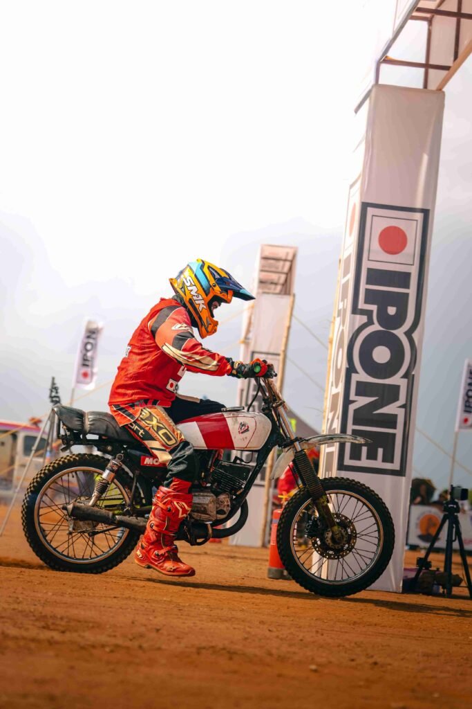 Ipone partnered with Throttlerz Racing as Title Partner of DIRT DRAG