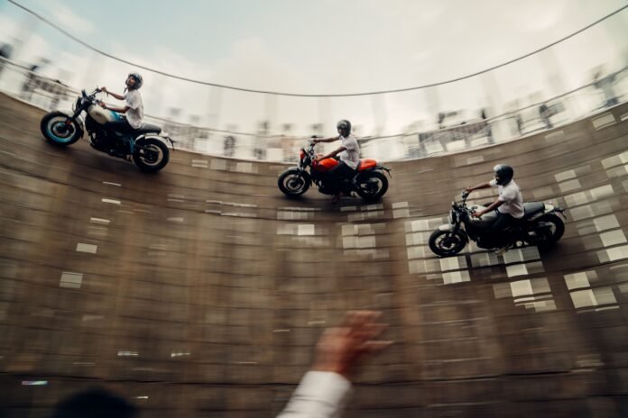 Royal Enfield GRRR Nights × Underground Mumbai Edition Rocked! (1)