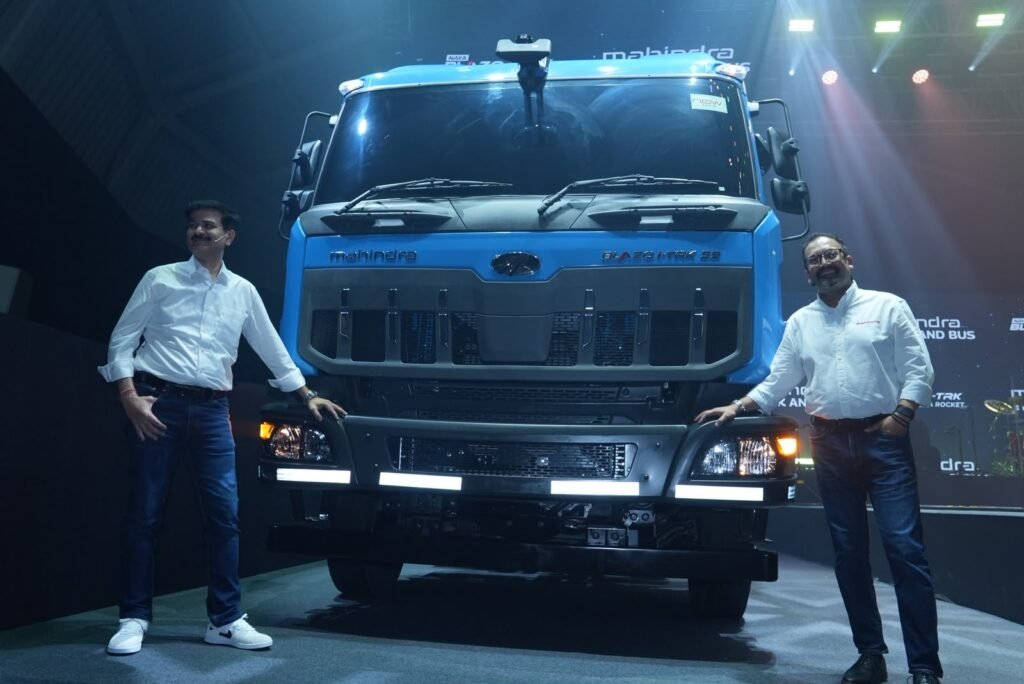 Vinod Sahay & Pratap Bose with new BLAZO i-TRK (1)