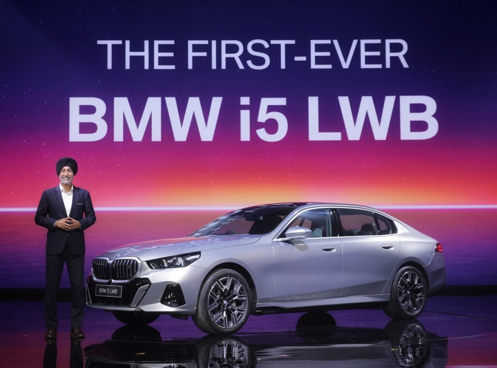 the first-ever BMW i5Long Wheelbase (1)