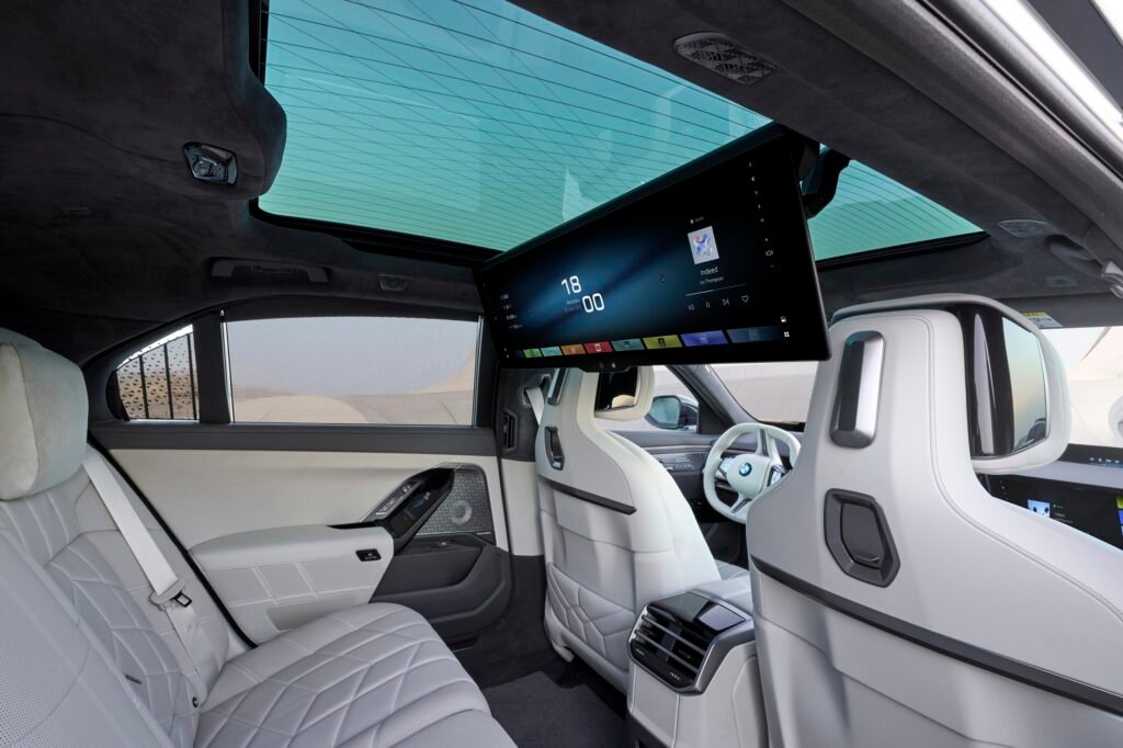 2026 BMW 7 Series (5)
