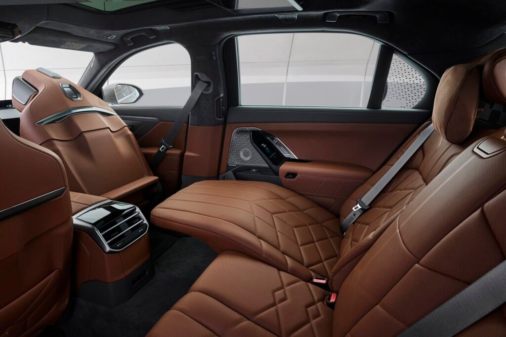 2026 BMW 7 Series (5)