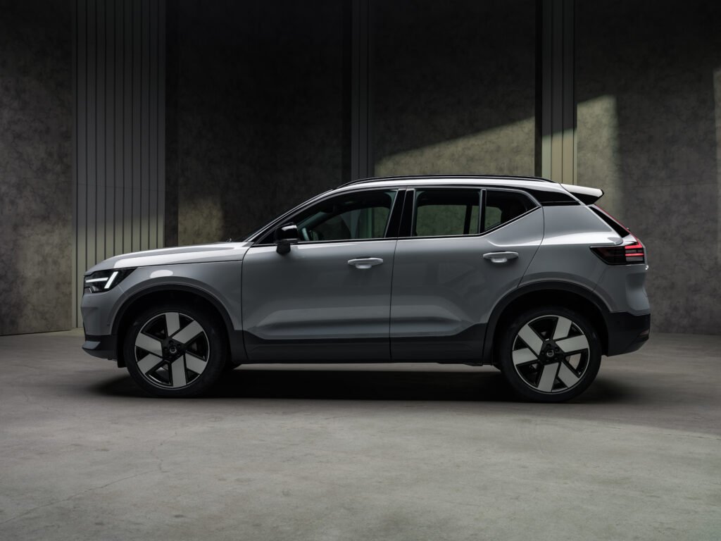 2026 Volvo XC40 EX40 and EC40 Revealed! (1)