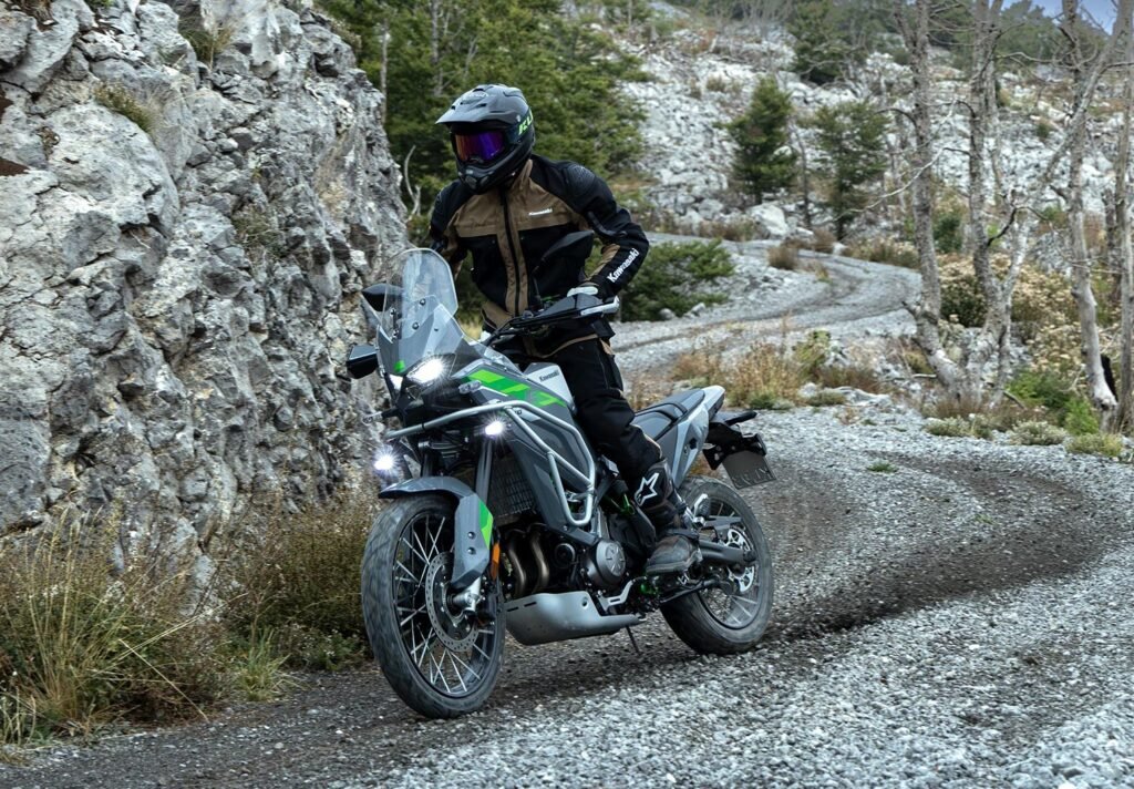 BREAKING! 2027 Kawasaki KLE 650 ABS REVEALED! (1)