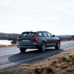 new-volvo-v90-cross-country-driving-2