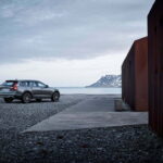 new-volvo-v90-cross-country-driving-4