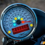 2016-moto-guzzi-v9-bobber-speedometer